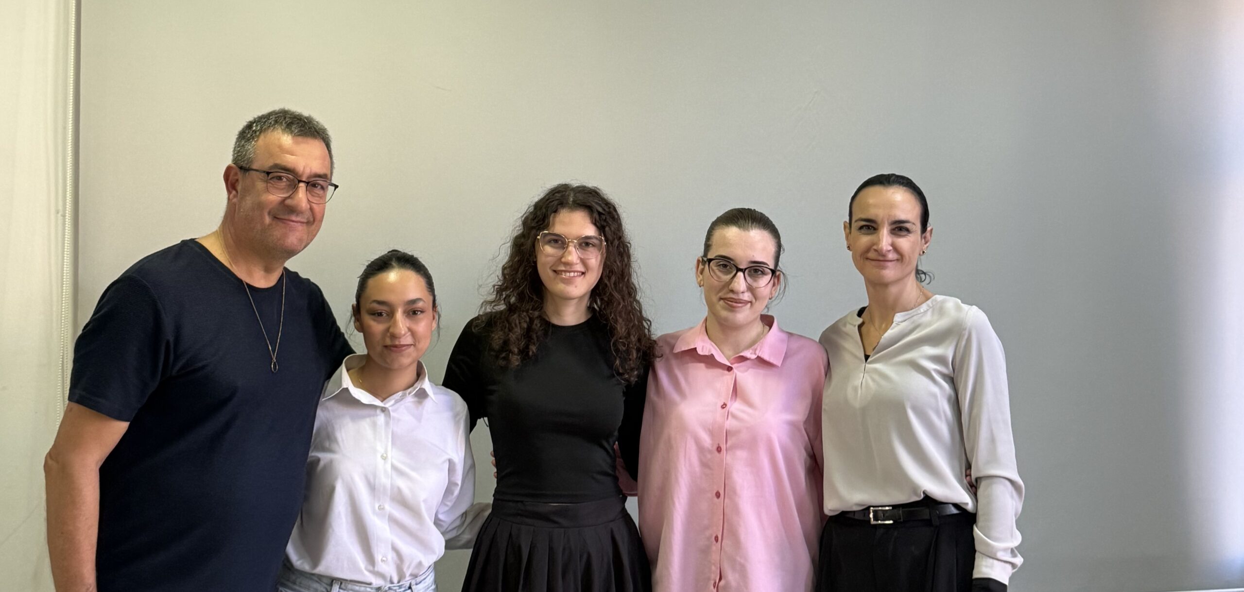 Bursistët e “LULËZOJNË x Fatlinda Drejta Karahoda”